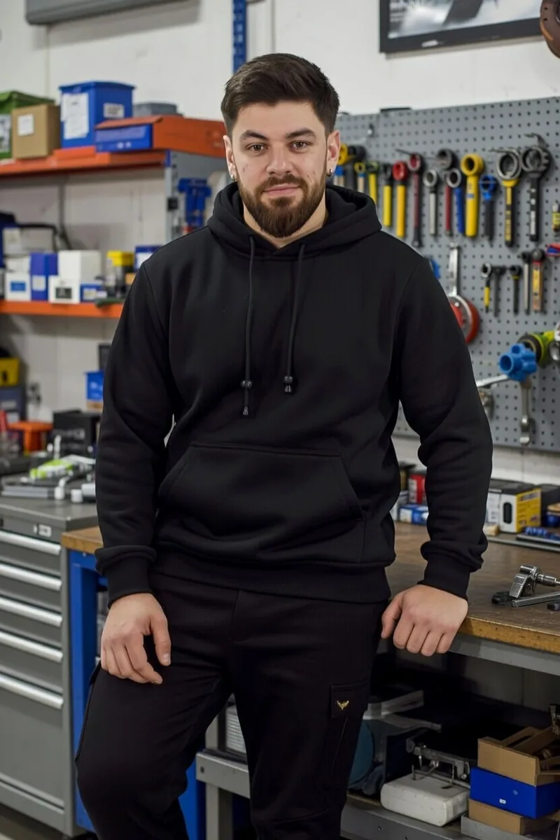 WorkPro Basic Hoodie in Schwarz